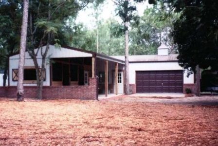 2,304 SF TIMBERCRAFT HORSE STABLE, REC ROOM & GARAGE LONGWOOD, FL