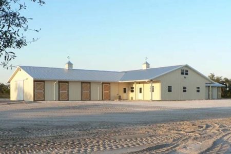 6,336 SF TIMBERCRAFT EQUESTRIAN FACILITY WITH GUEST HOUSE FORT MEADE, FL