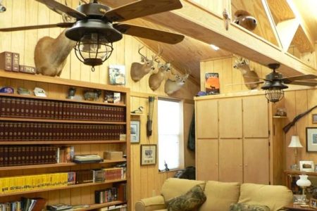 TIMBERCRAFT BUILDINGS TROPHY ROOM AREA INTERIOR