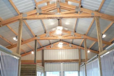 TIMBERCRAFT HORSE STABLE CENTER AISLE ROOF FRAMING
