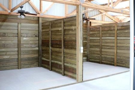 TIMBERCRAFT HORSE STABLE DOUBLE TACK-UP AREAS