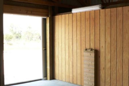 TIMBERCRAFT HORSE STABLE WASH RACK AREA